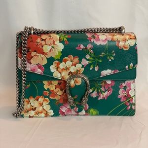 SOLD ** Gucci Dionysus Blooms Print Shoulder Bag